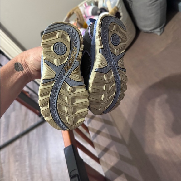 Stride Rite Sneakers - Picture 2 of 4